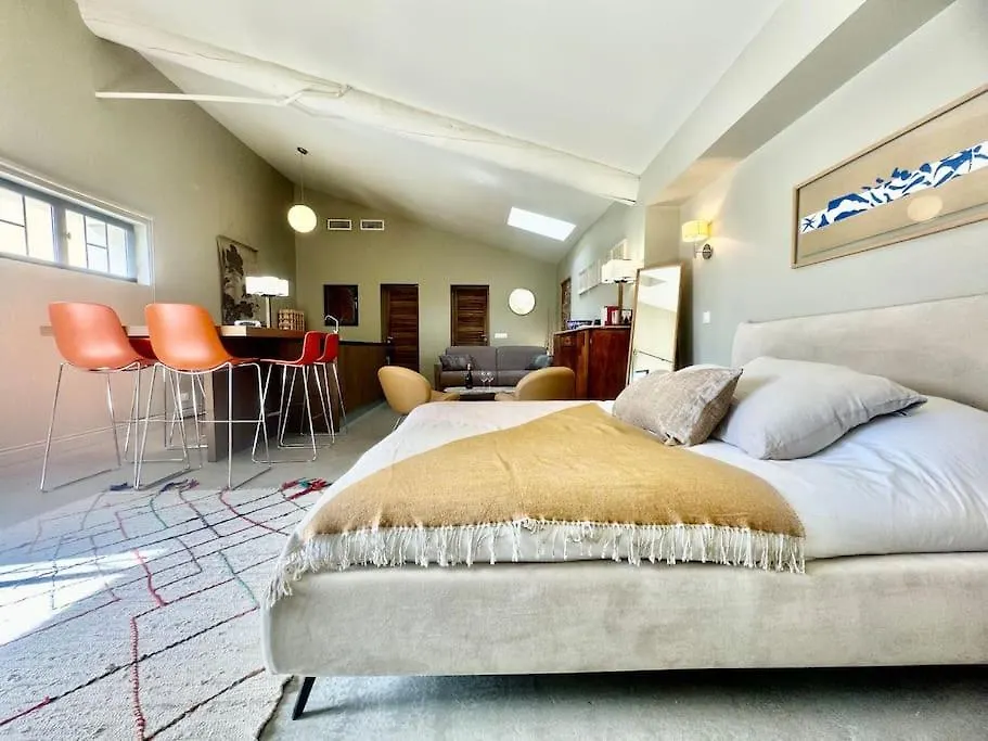 Proche L'Isle/Sorgue, Loft Avec Spa Et Piscine Le Thor France